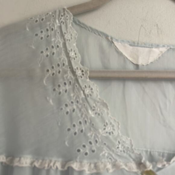Vintage sheer eyelet lace keyhole neck detail short sleeve super soft nightgown - Picture 4 of 7
